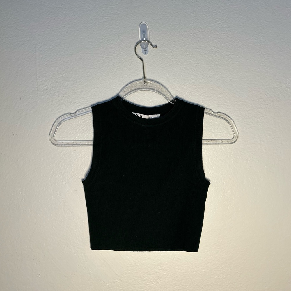 Bundle (2) Knit Sleeveless Cropped Tops